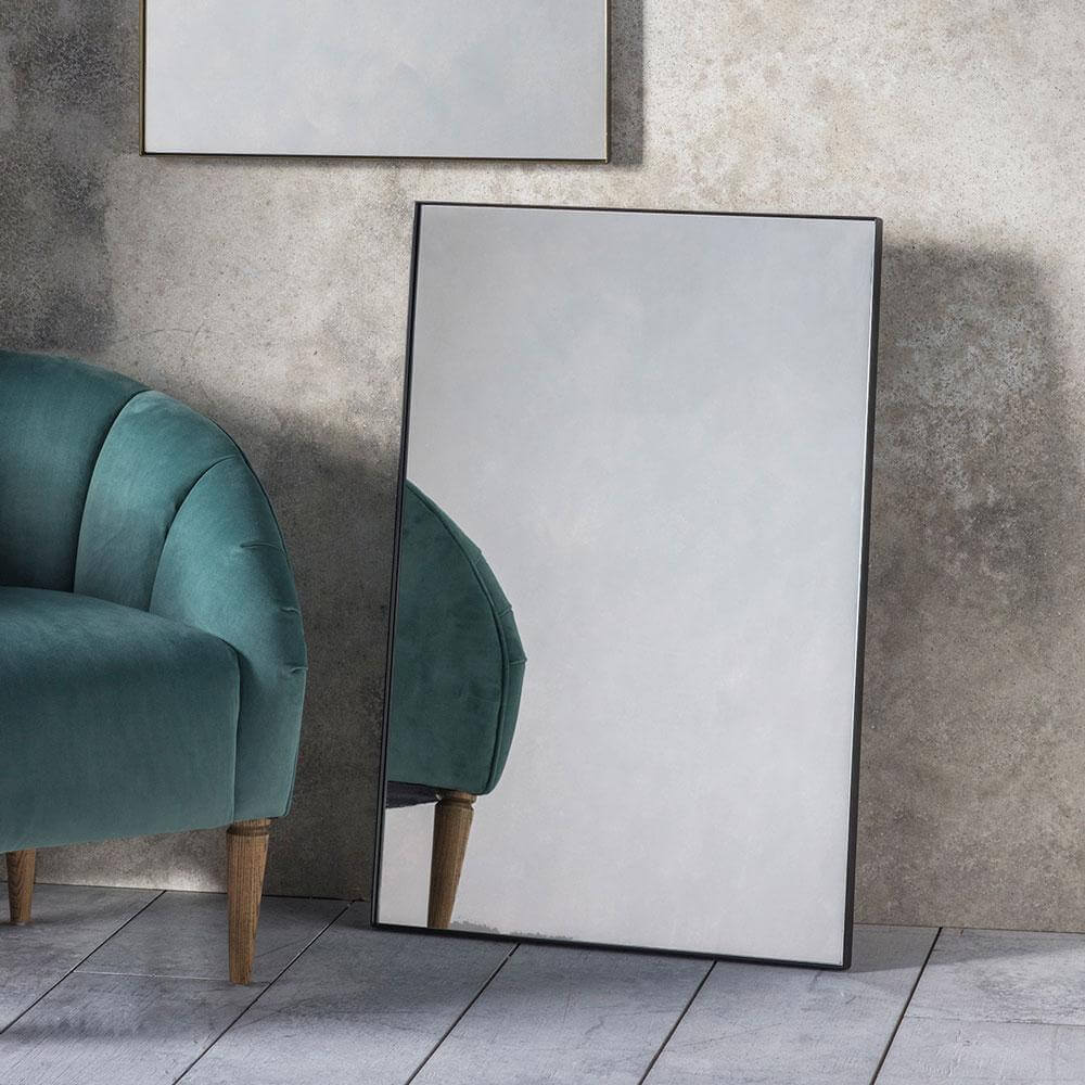 Simple Mirror in Black