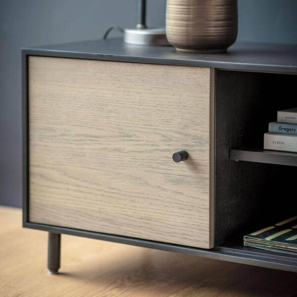 Simple Noir Oak Media Unit