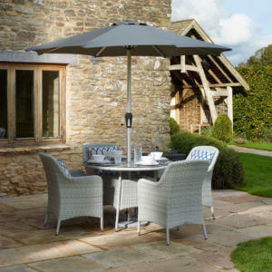 Bramblecrest Tetbury 4-Seat Round Garden Dining Table Set With Parasol - Cloud