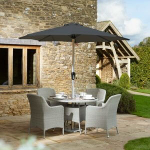 Bramblecrest Tetbury 4-Seat Round Garden Dining Table Set With Parasol - Cloud