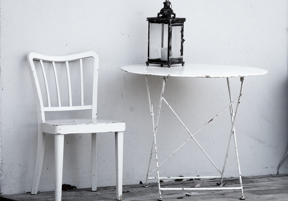Up-cycled white table and chair- What to do with your old furniture blog image