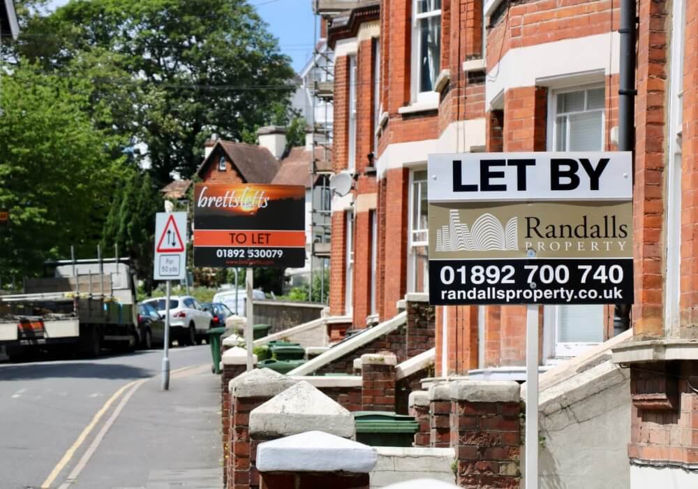 Let By And To Let Sign On A Steet In Tunbridge Wells