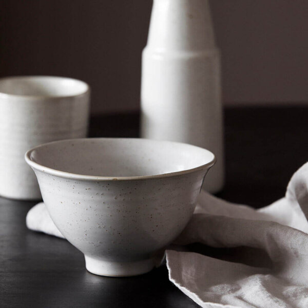 Delamere-regular-stoneware-bowls-in-grey-white_2